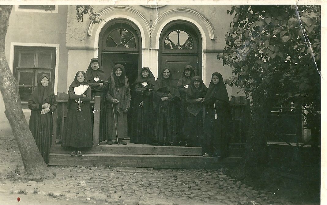 Zakonnice w Wojnowie - zdjęcie archiwalne